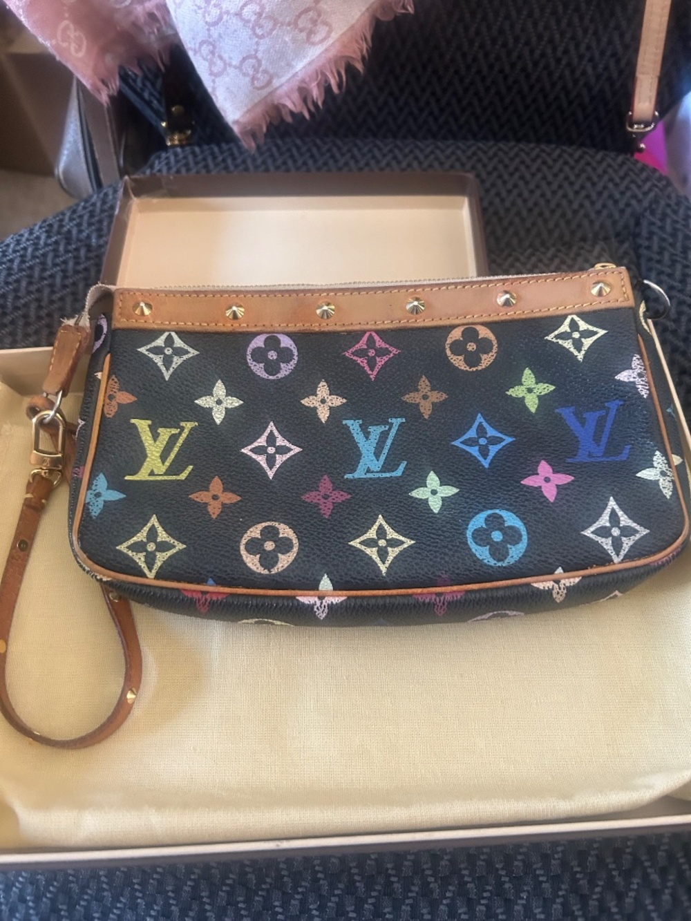 LV Murakami Pochette - Picture 2 of 8